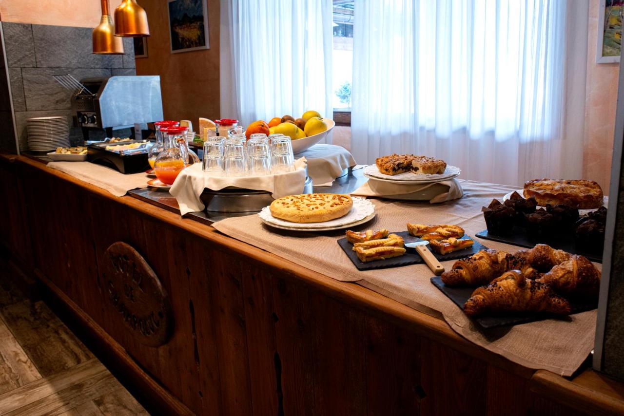 Hotel De Champoluc Εξωτερικό φωτογραφία