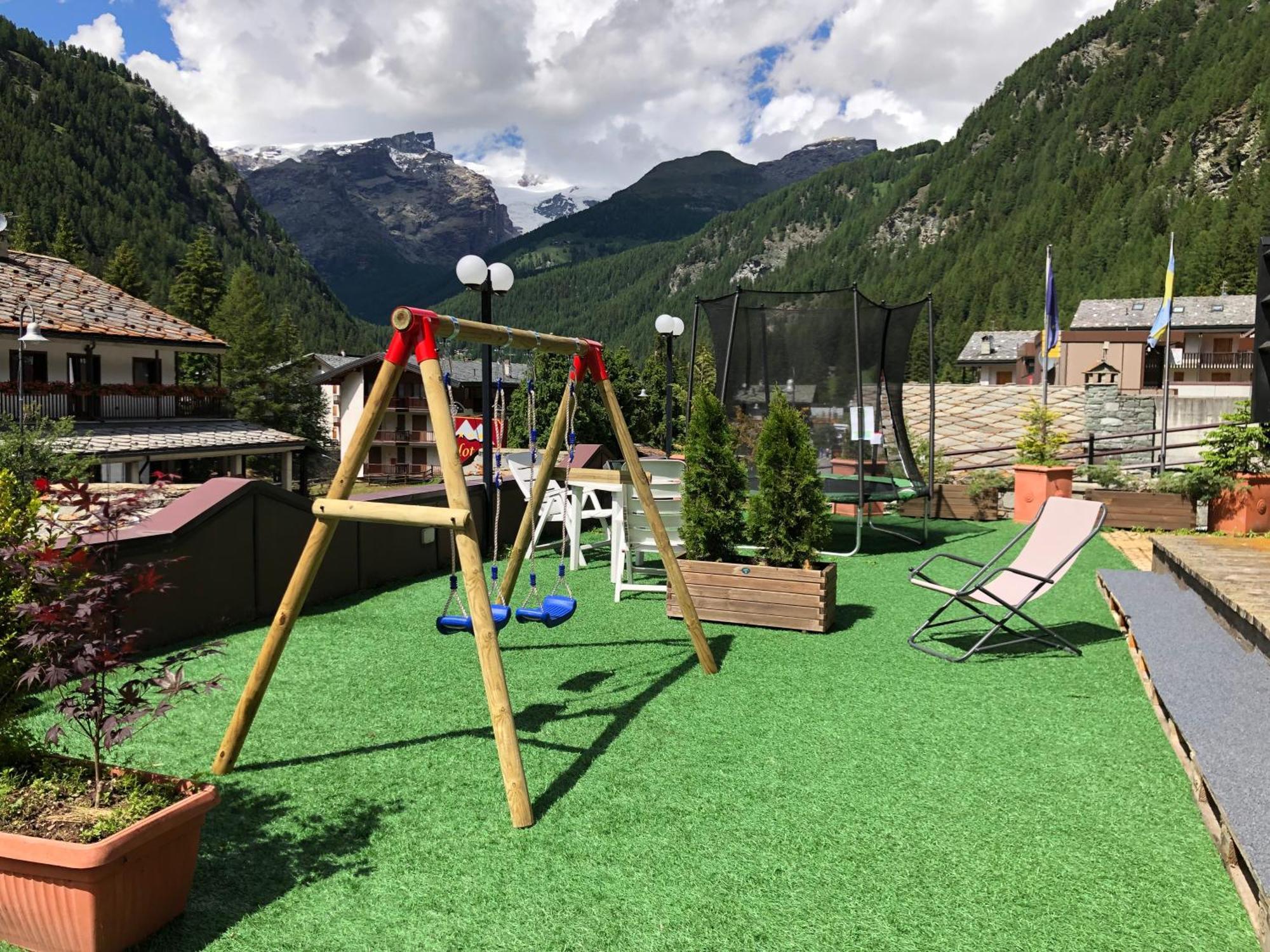 Hotel De Champoluc Εξωτερικό φωτογραφία