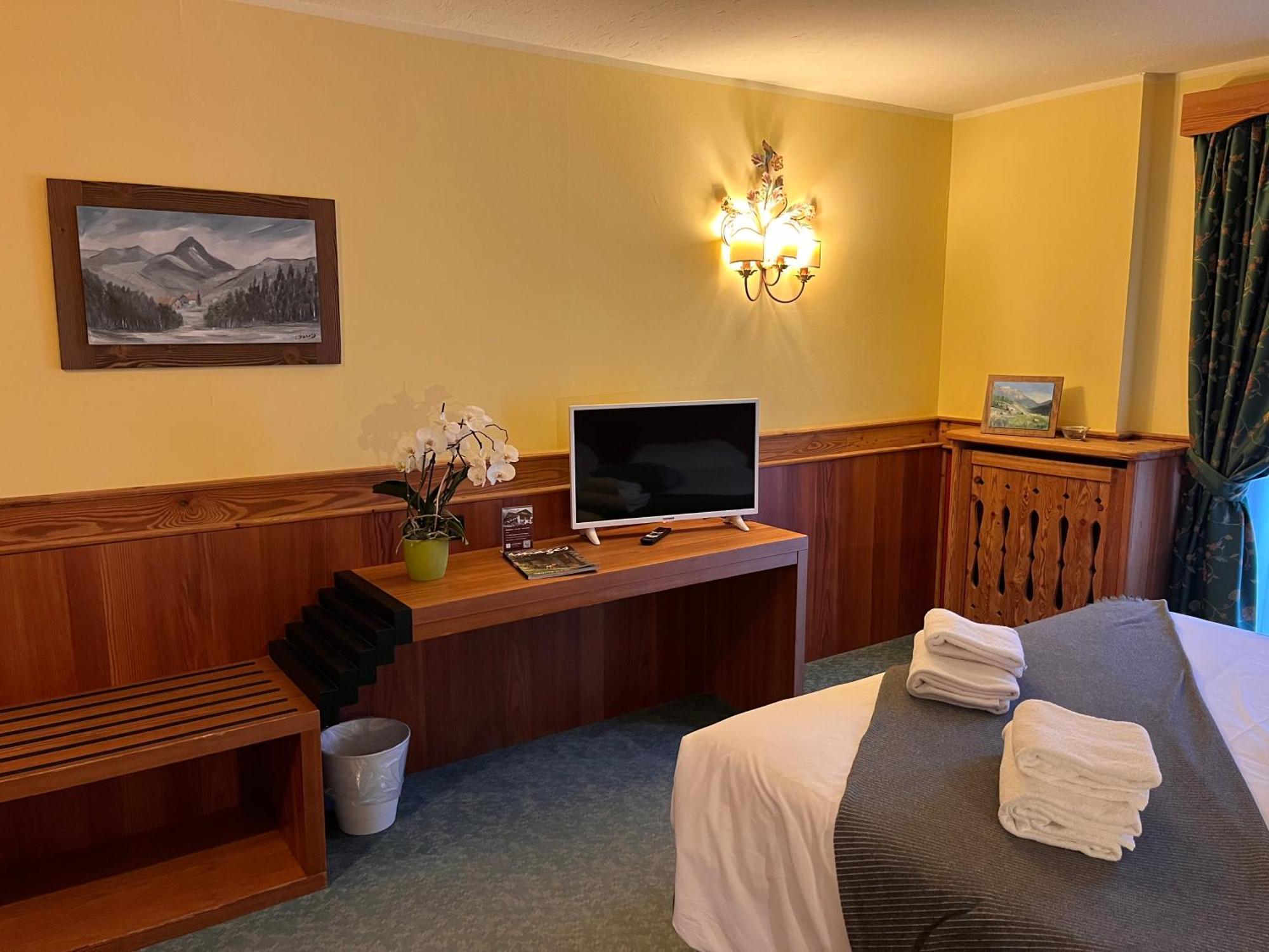 Hotel De Champoluc Εξωτερικό φωτογραφία
